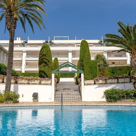 아파트 Bravissimo Estel A8 Penthouse 사가로