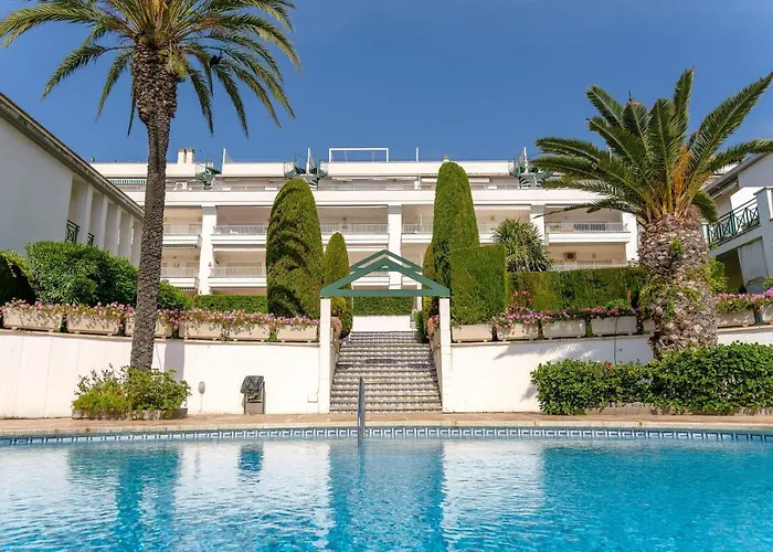 아파트 Bravissimo Estel A8 Penthouse 사가로